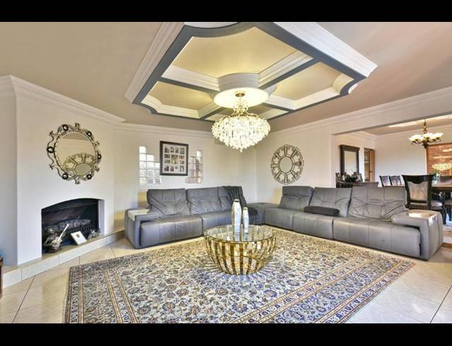 4 BEDROOM HOUSE FOR SALE IN GLENVISTA